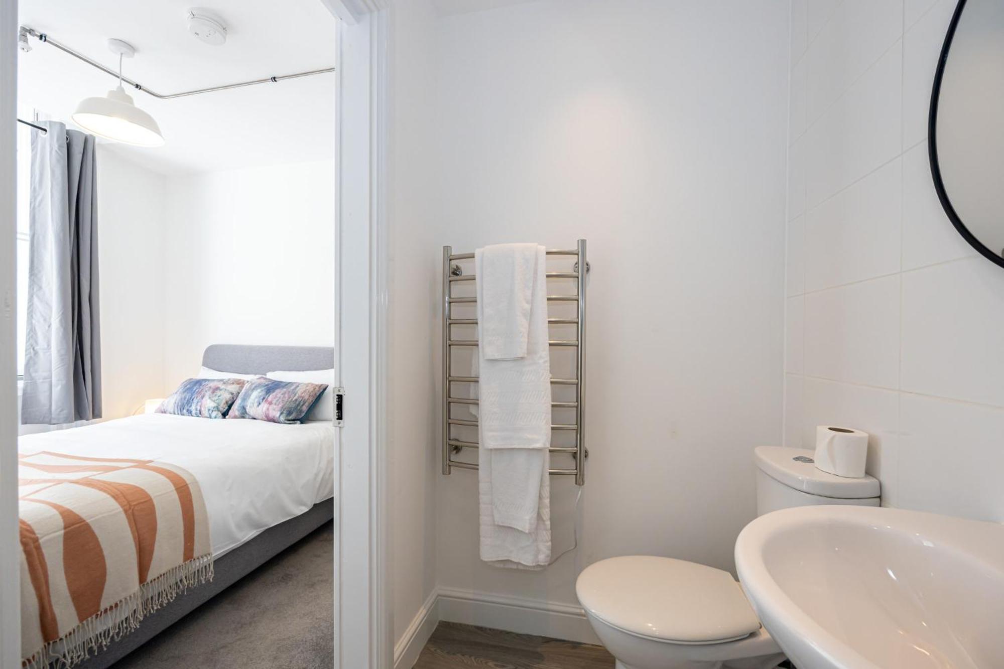 Beautiful 1 Bed 20Mins To Central Manchester Bolton Buitenkant foto